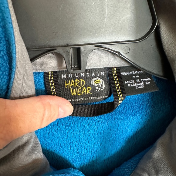🏔️ Mountain HardWear Medium in Size Small - Picture 4 of 8